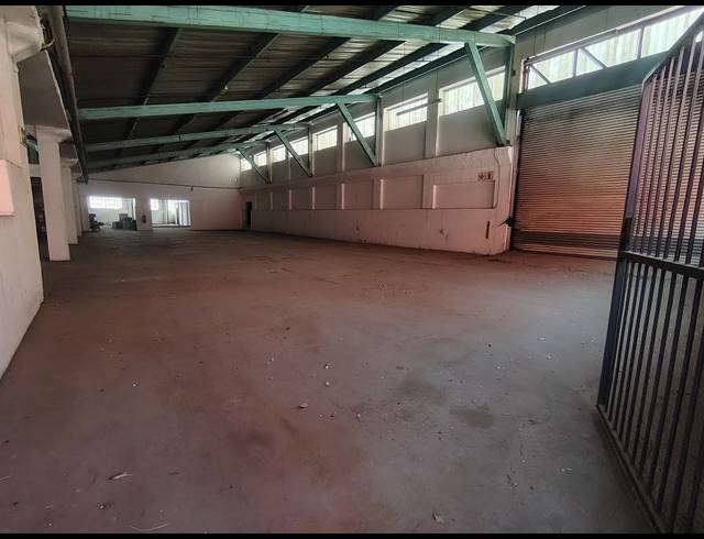 1,125M² WAREHOUSE TO LET IN STEELEDALE